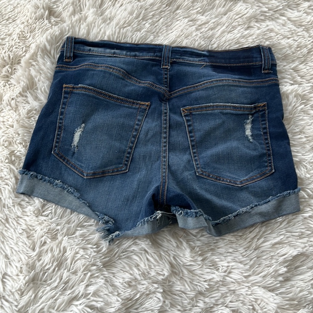 Fashion Nova Jean Shorts - Picture 3 of 3